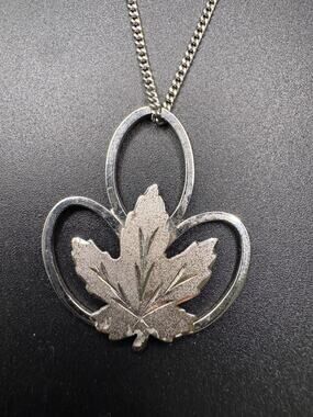 Vintage 925 Sterling Silver Front EMC Maple Leaf Charm Pendant Necklace